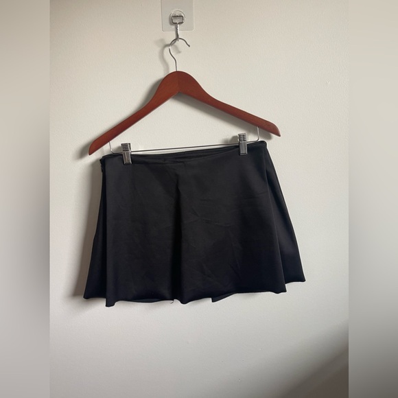 Zara Box-Pleated mini skirt - Picture 2 of 4